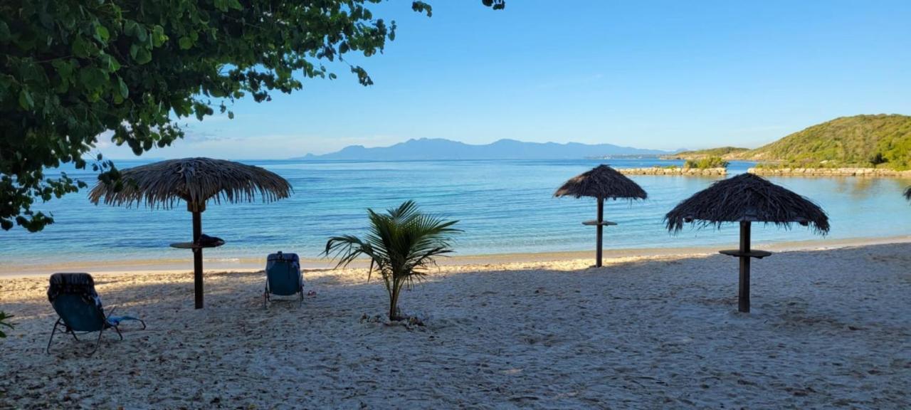 Kaz Lorike - Vue Mer & Piscine Exceptionnelle - Anse Des Rochers Saint-Francois  Exterior photo